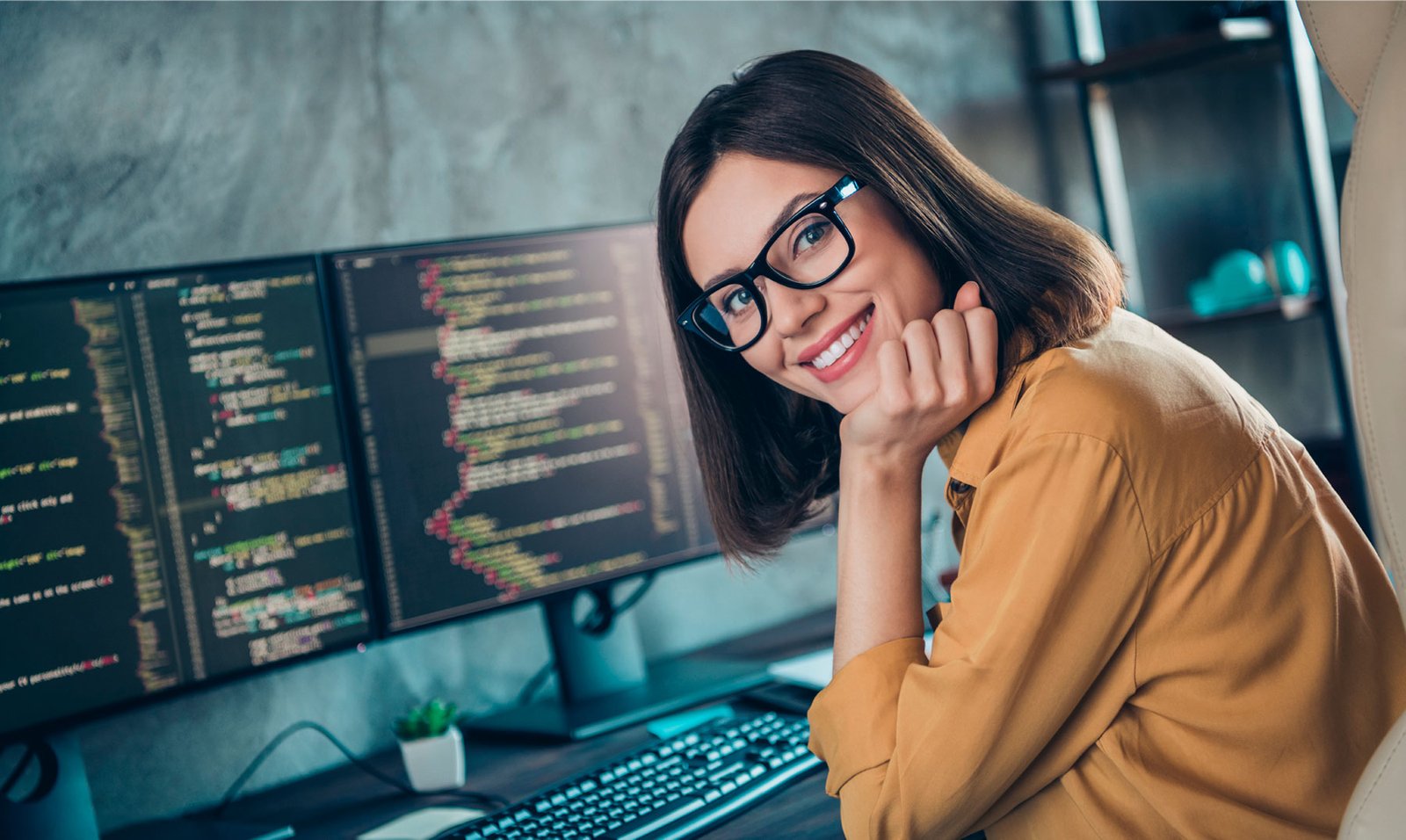 Equipo CLAGGORSYSTEMS trabajando en consultoría tecnológica